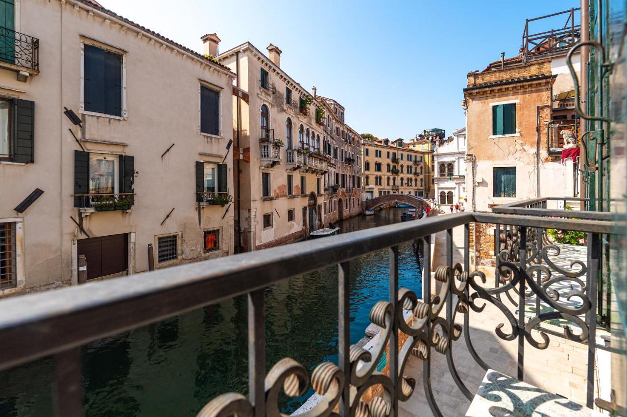 LN Luxe Apartment Venice Canal View Extérieur photo