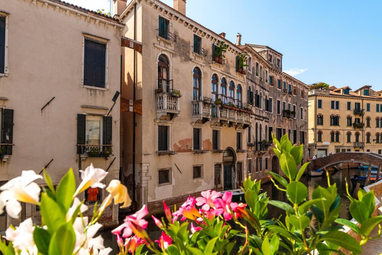 LN Luxe Apartment Venice Canal View Extérieur photo