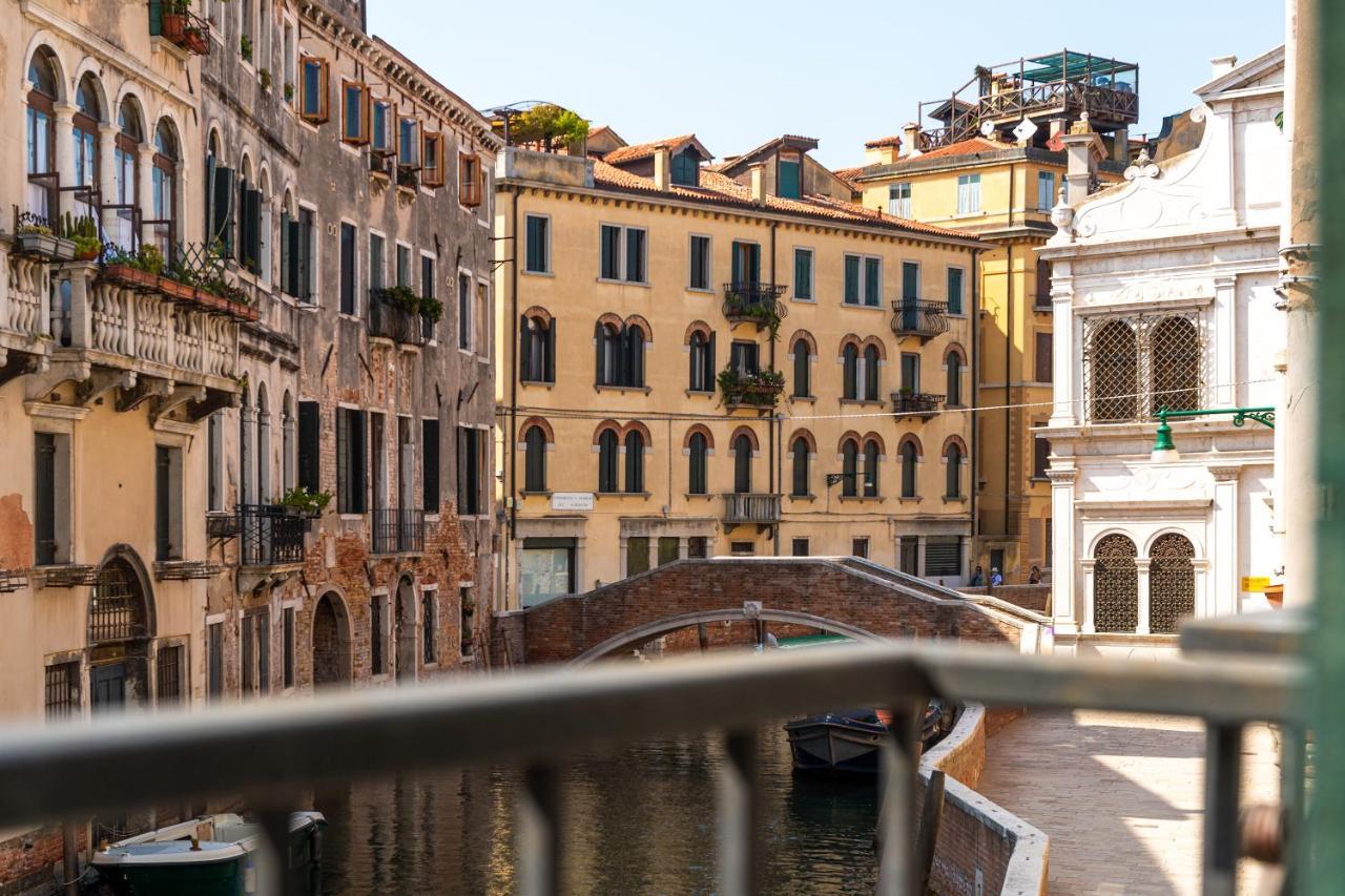 LN Luxe Apartment Venice Canal View Extérieur photo